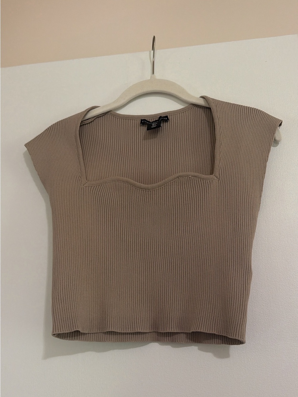 Cropped ribbed top